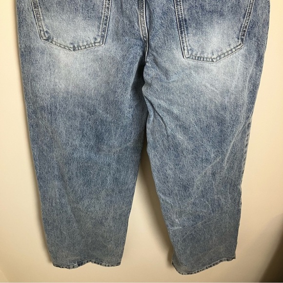 NWT Nordstrom Princess Polly Serenitia Mid Rise Relaxed Jeans Light Wash Size 4 - Picture 9 of 12